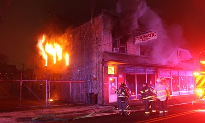 Garfield building fire destroys apartments.