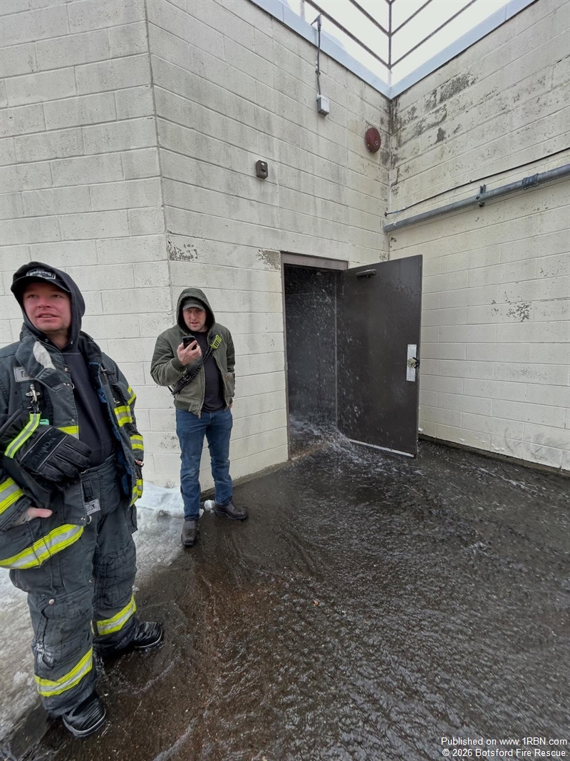 Frozen Riser Causes Heavy Water Flow at Botsford Call