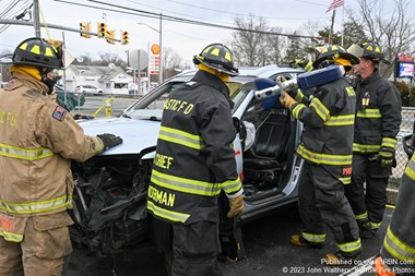 Mastic Firefighter Training on Vehicle Extrication
