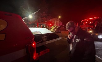 Resident Rescued from Roof During Early Morning Apartment Fire in Gainesville