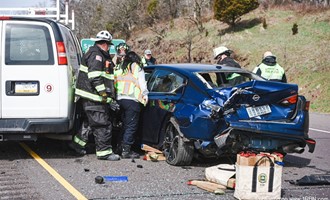 No Injuries in 4-Car Accident on WB 422