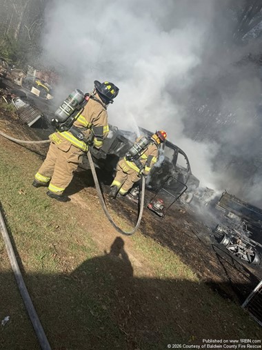 Baldwin County Crews Contain Multi-Vehicle Fire at Local Body Shop