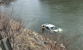 Mother and Toddler Escape Submerged Vehicle in River Incident