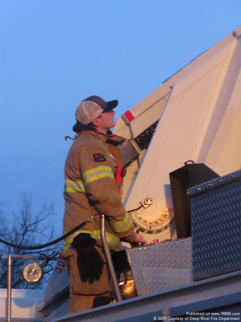 Crews Practice Multi-Apparatus Water Supply in Drill