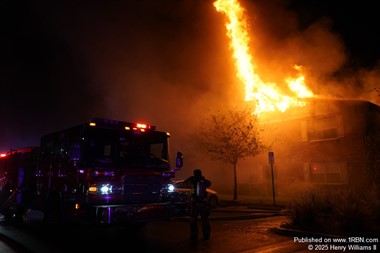 Tampa Firefighters Battle 2-Alarm Apartment Fire
