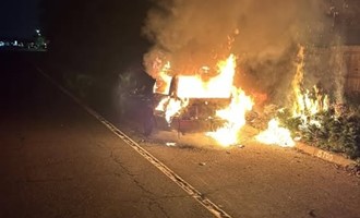 Bohemia Firefighters Extinguish Early Morning Vehicle Fire