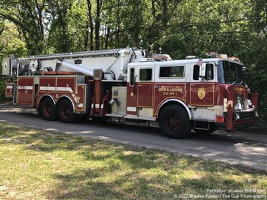 Center Moriches FD Ladder 6
