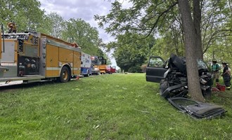 Aurelius Crews Assist with Vehicle Extrication