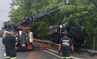 Vehicle Crashes Into Creek Off Route 17, Ramsey Fire Department Responds