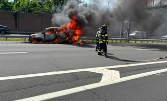 Firefighters Quickly Control Car Fire on I-287