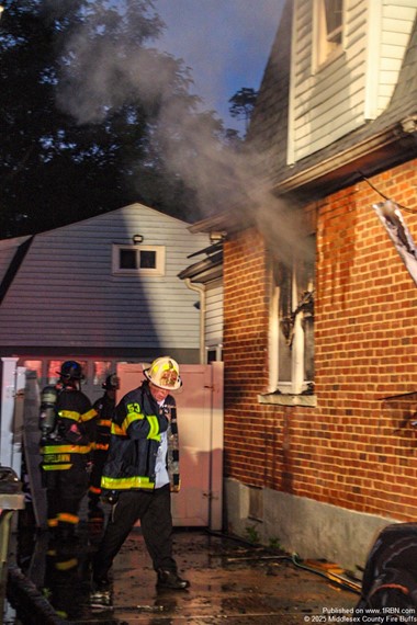 Woodbridge Battalion Chief Hines Operates at a 2nd alarm fire