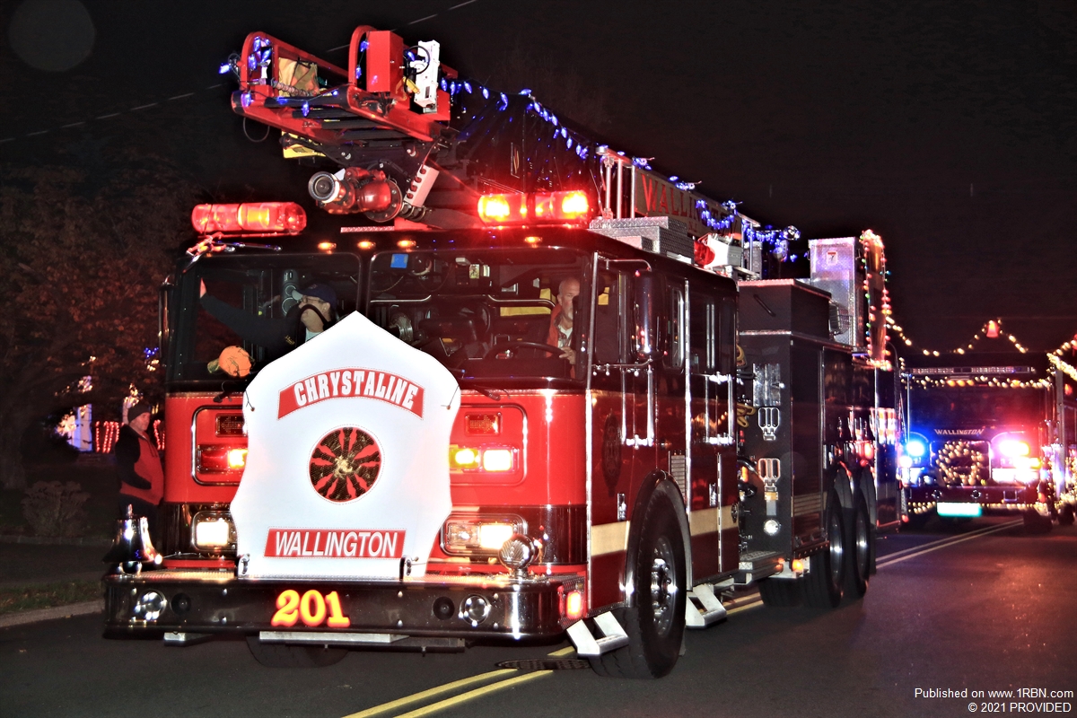 THE RETURN OF THE WALLINGTON FIRE DEPARTMENT HOLIDAY PARADE USHERS IN