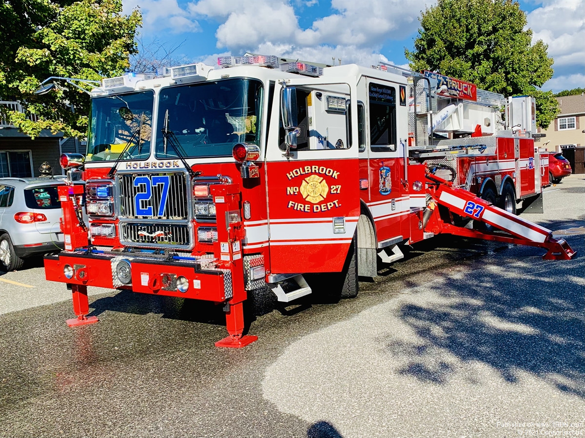 Holbrook FD 27 Truck