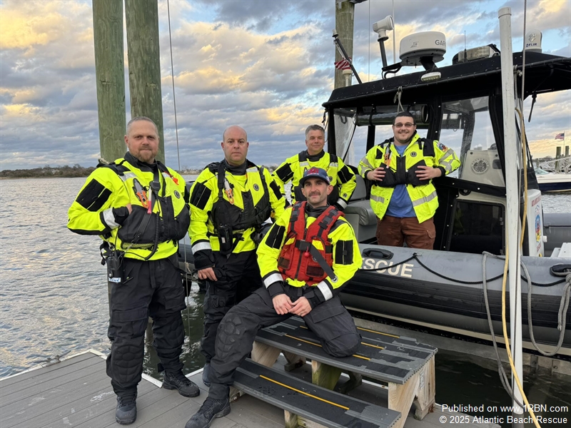 Bmmc Rescue Unit ABR Marine Units Assist Long Beach Fire in Water Rescue Call.