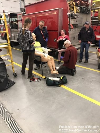 Fire Academy Instructor Leads Heart Emergency Response Session for Newbury EMTs
