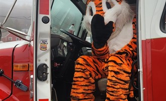 Barton Elementary Hosts Touch-a-Truck Day