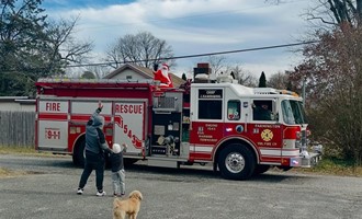 Santa Wraps Up Tour With Farmington Fire Company
