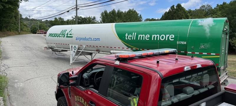 Trailer Breaks off Tractor in Bozrah