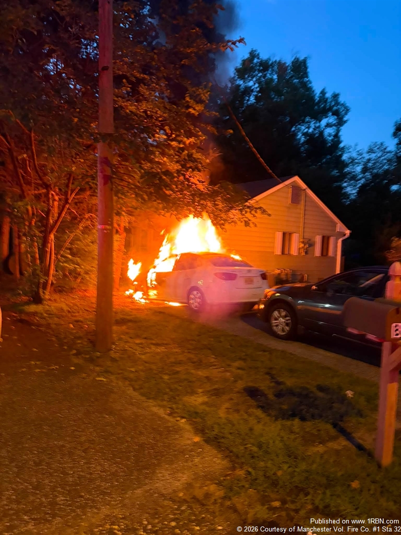 Vehicle Fire Quickly Contained in Cedar Glen West