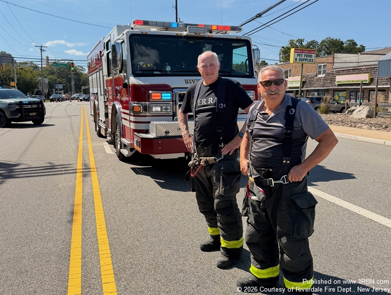 Squad 33 Handles Vehicle Stabilization and Hazard Mitigation at Riverdale MVA