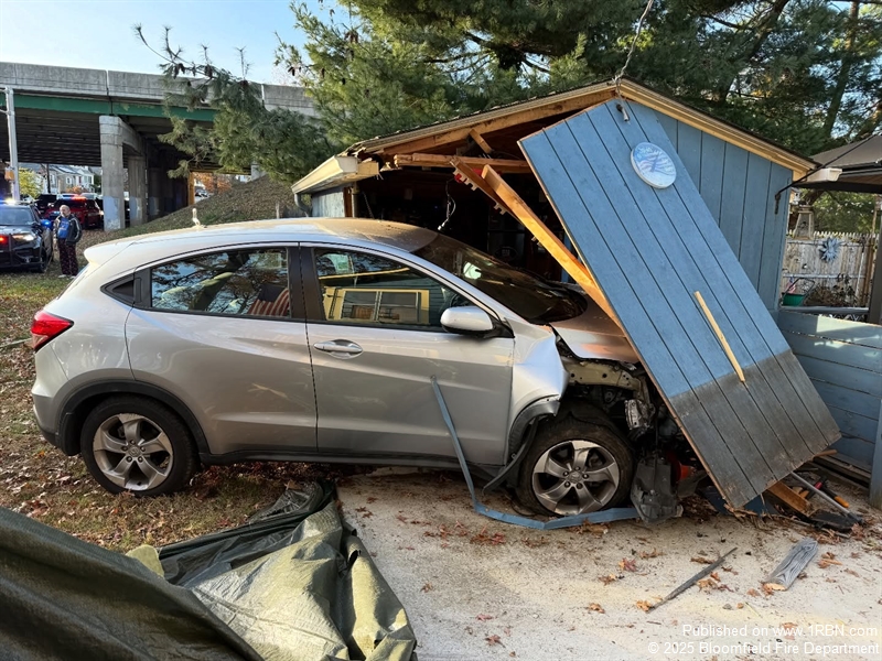 Fire and EMS Respond to Complex Crash Near Parkway